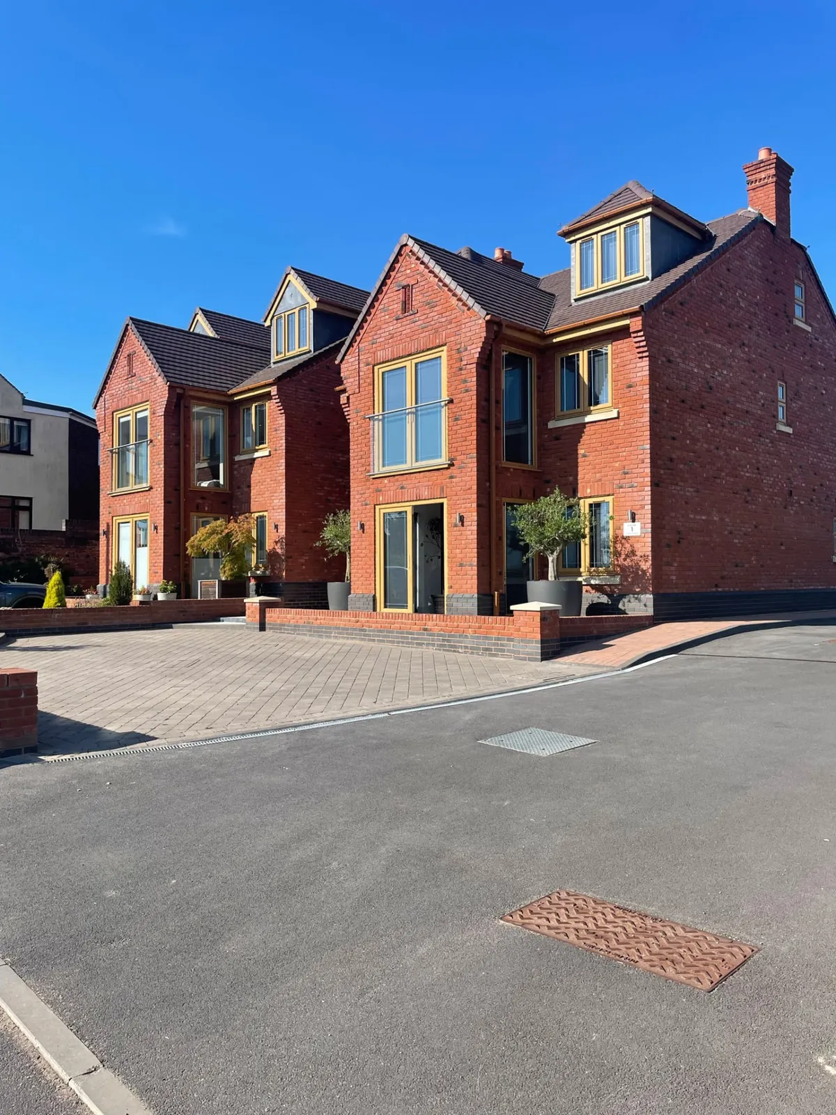 New build houses completed with groundworks, brickwork and electrical installation by Stret Limited